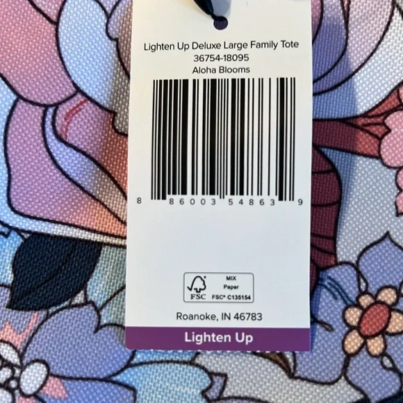 Vera Bradley Deluxe Very Large Family Tote in Aloha Blooms pattern - Picture 3 of 10